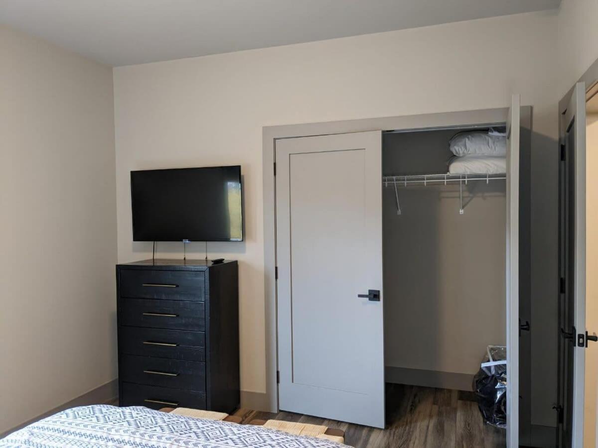 Modern Condo 210 Just Blocks From Lake Michigan Traverse City Exteriér fotografie