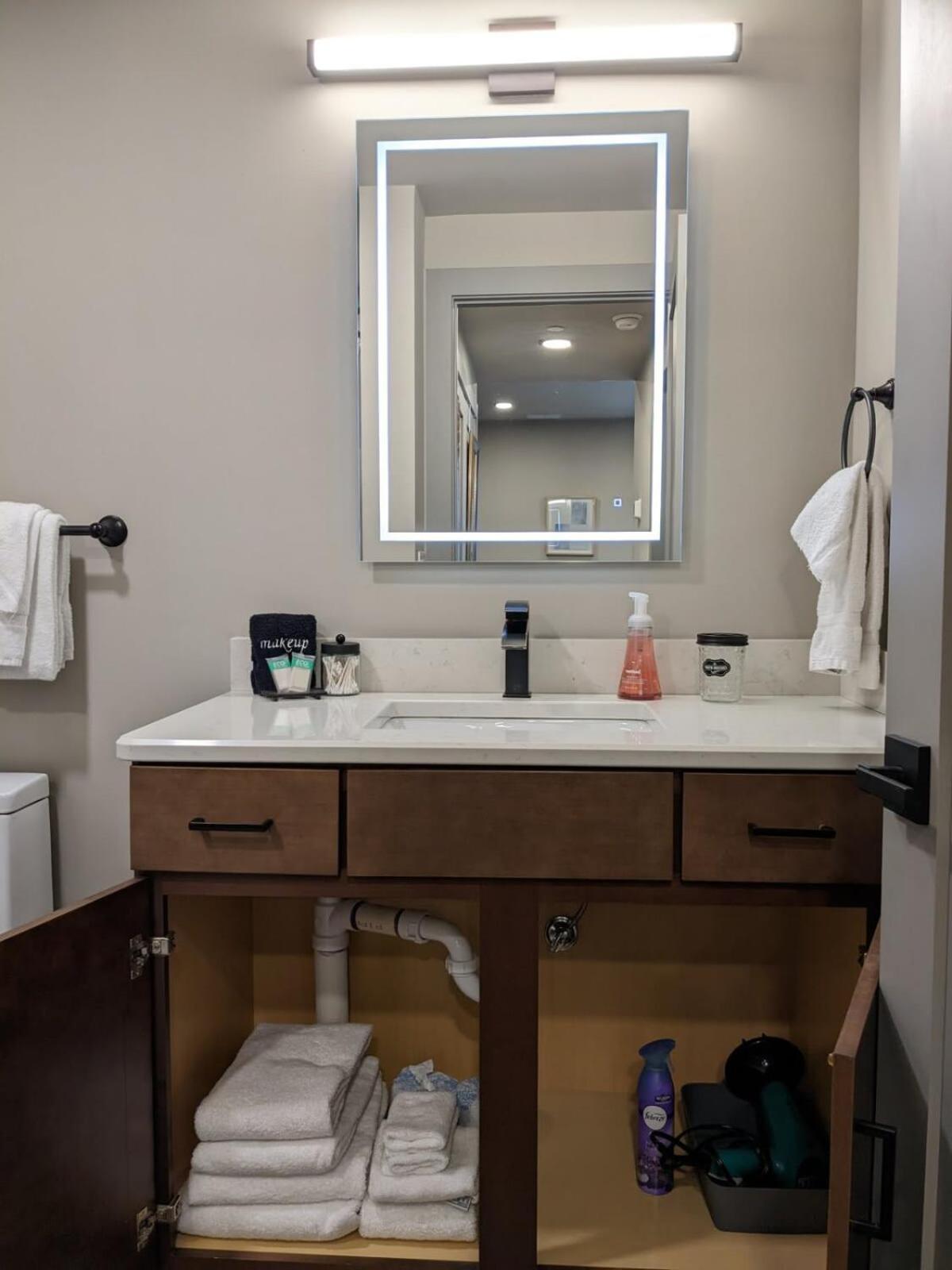 Modern Condo 210 Just Blocks From Lake Michigan Traverse City Exteriér fotografie